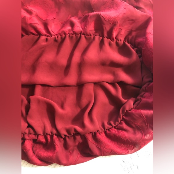 TOP - Women's Torrid Red Chiffon Floral Flutter Sleeve Bubble Hem Top. Size 3X. - Picture 14 of 16